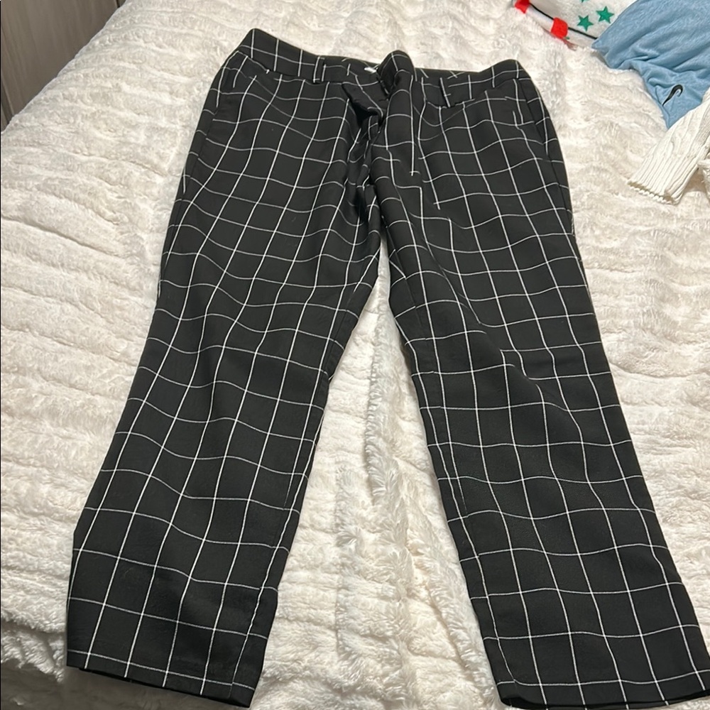 Women's Black Checkered work Pants with back pockets and front pockets